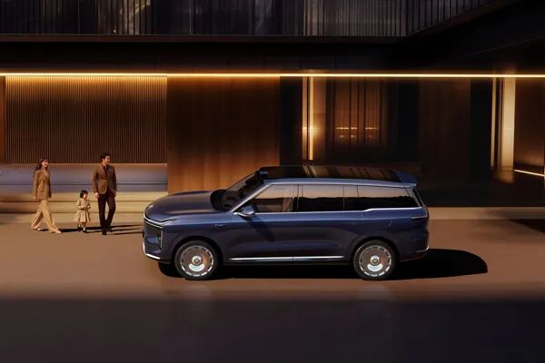 32.28万元起!上汽旗舰大六座•智己LS9震撼上市