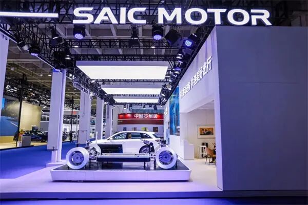 上汽集团的2025:谁家新燕啄春泥