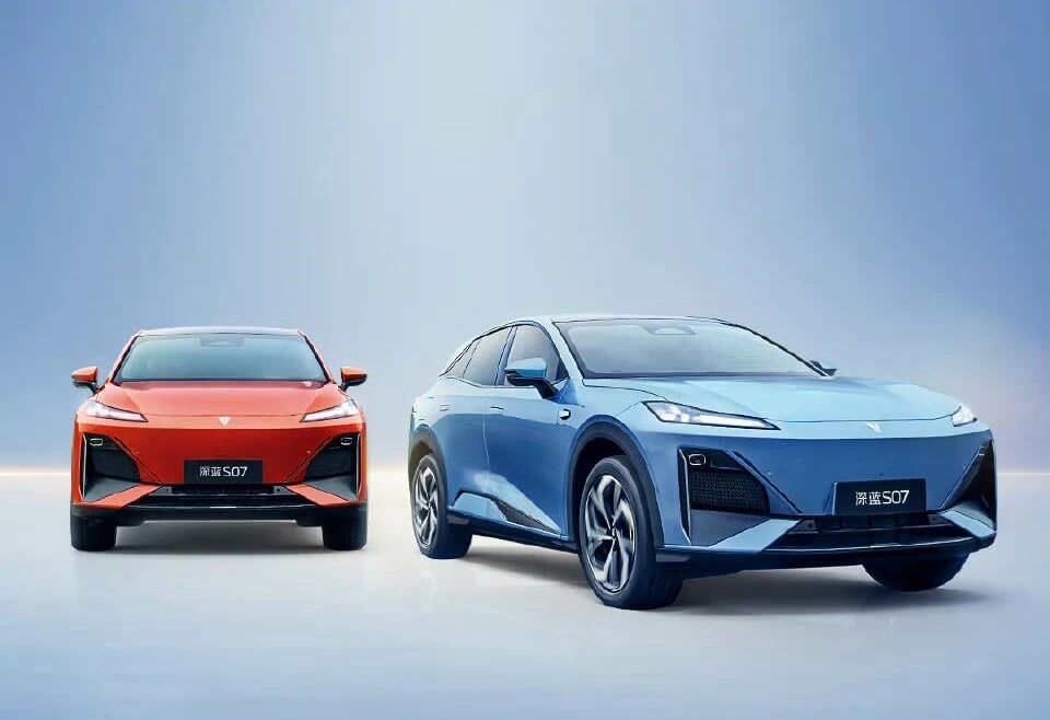 破局乏力，深蓝换CEO自救：左手华为智驾，右手荣耀高管，能行？