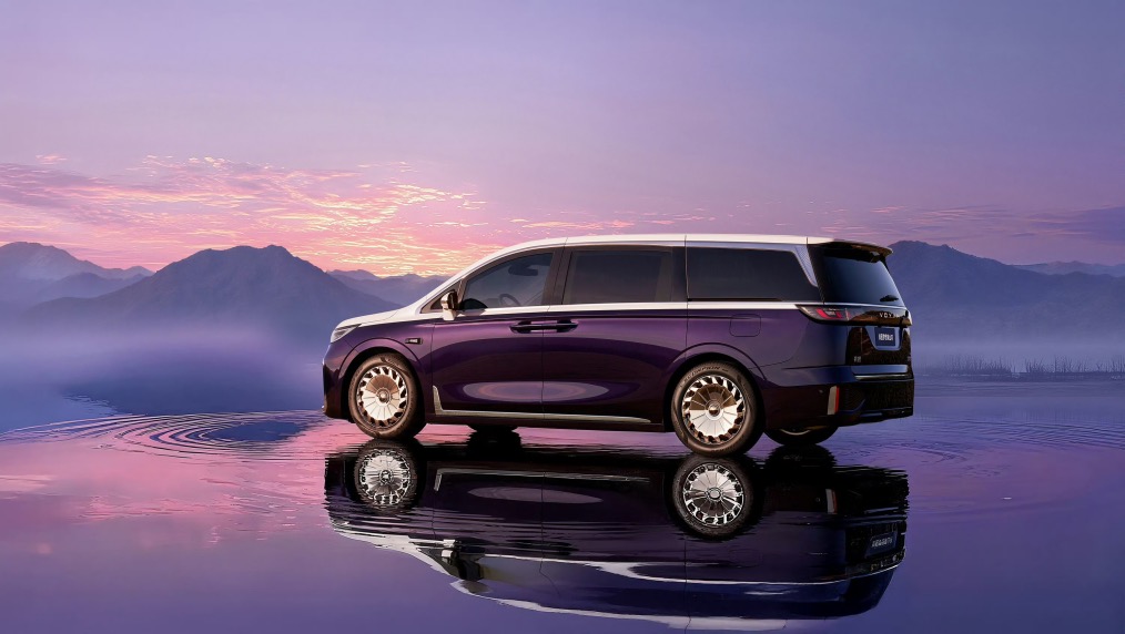 对标进口豪华MPV！岚图梦想家山河70.99万起，搭载华为ADS 4+800V混动