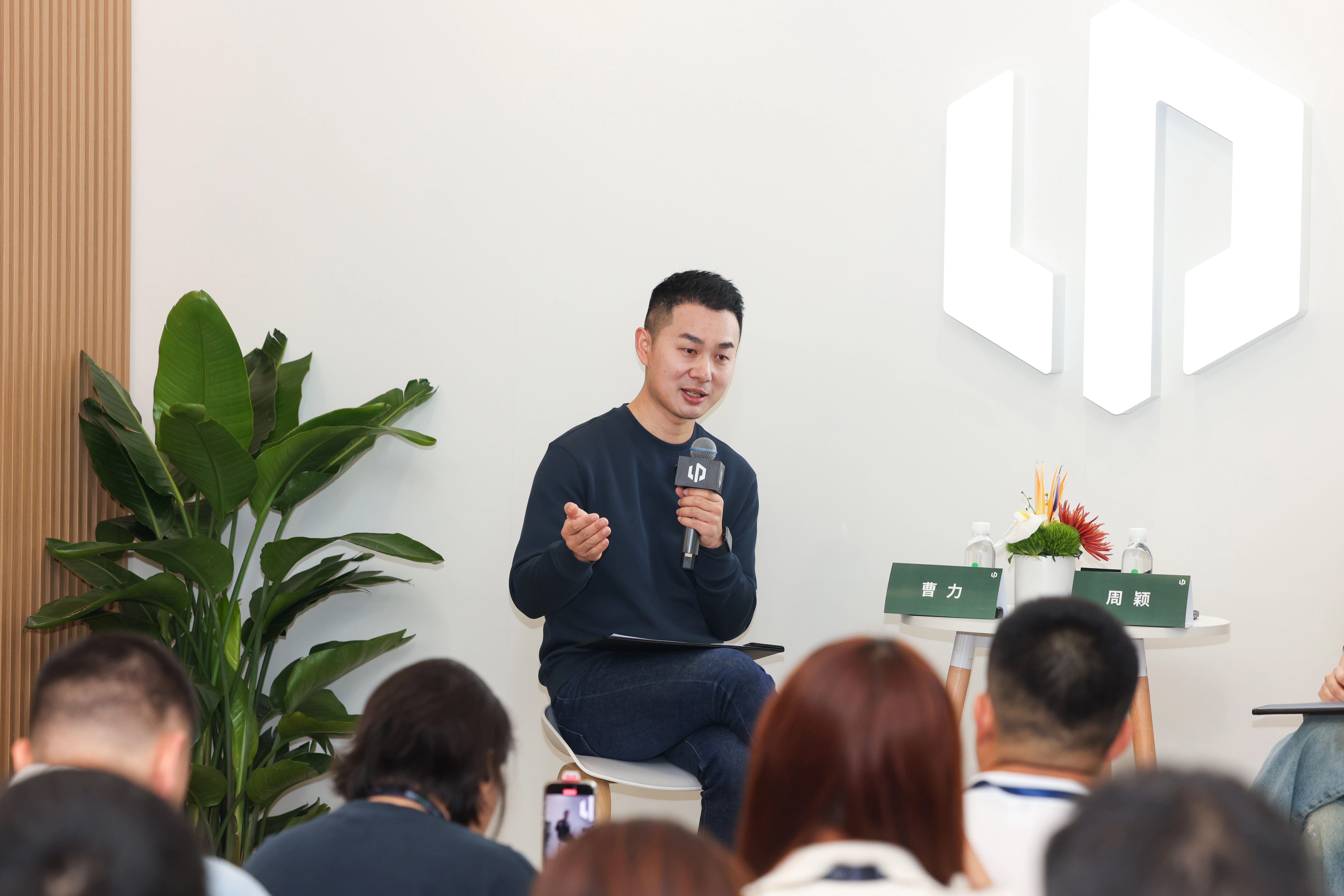 激光雷达+8650芯片，价格仅“接近10万”！零跑A10，这是真要杀疯