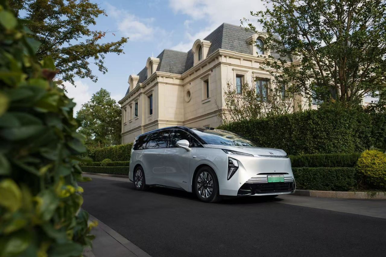 别克MVP转战高端家用车！至境世家43.99万起，主打&ldquo;健康座舱&rdquo;