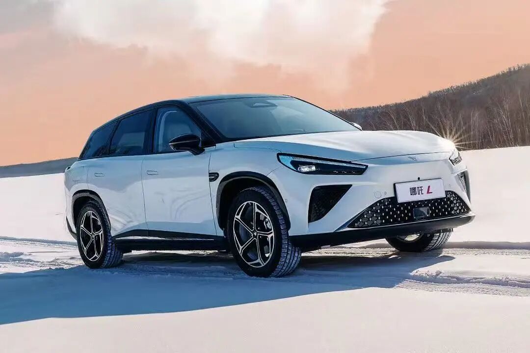 哪吒复活开启，白衣骑士到来：引入特斯拉高管，曾多次造车