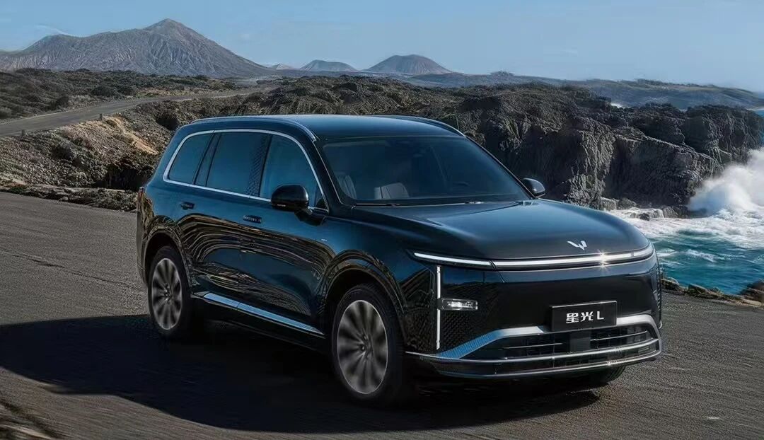 星光L仅10.98万起售！五菱双车组合，制霸10-15万六座SUV